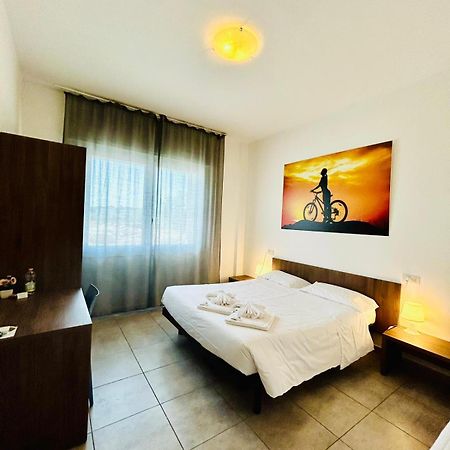 Hotel Bed & Bike Чезена Екстериор снимка