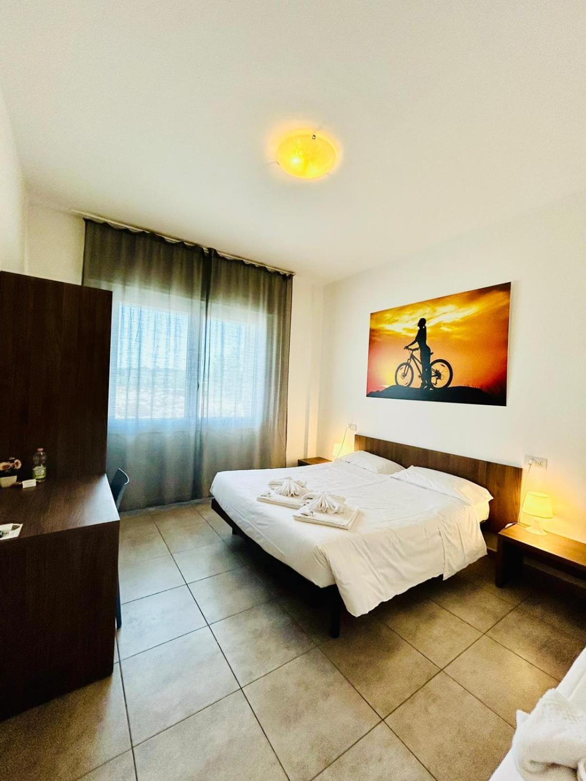 Hotel Bed & Bike Чезена Екстериор снимка